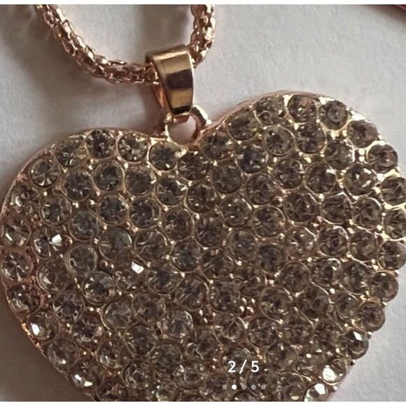 ✨ Betsey Johnson sparkling crystal heart ❤️ pendant ✨ - Picture 2 of 7